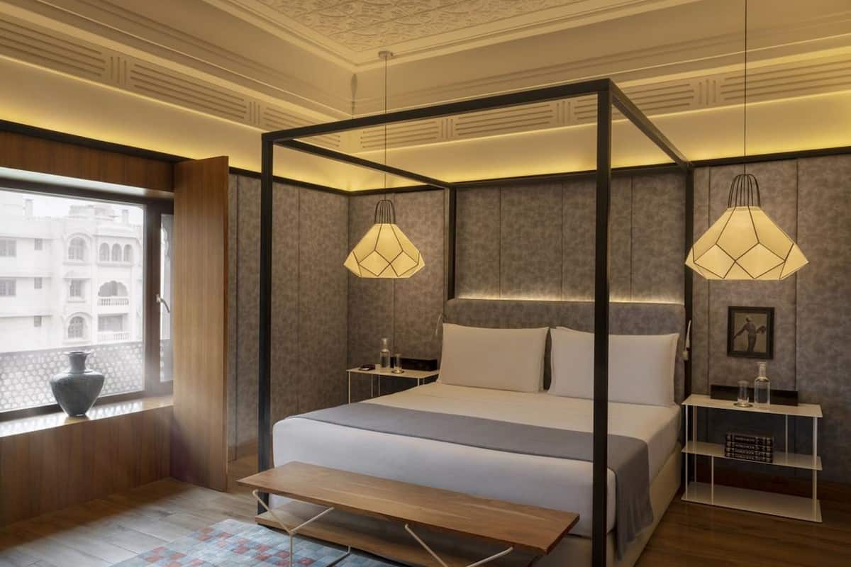 republic suite | minibar, in-room safe, desk, soundproofing