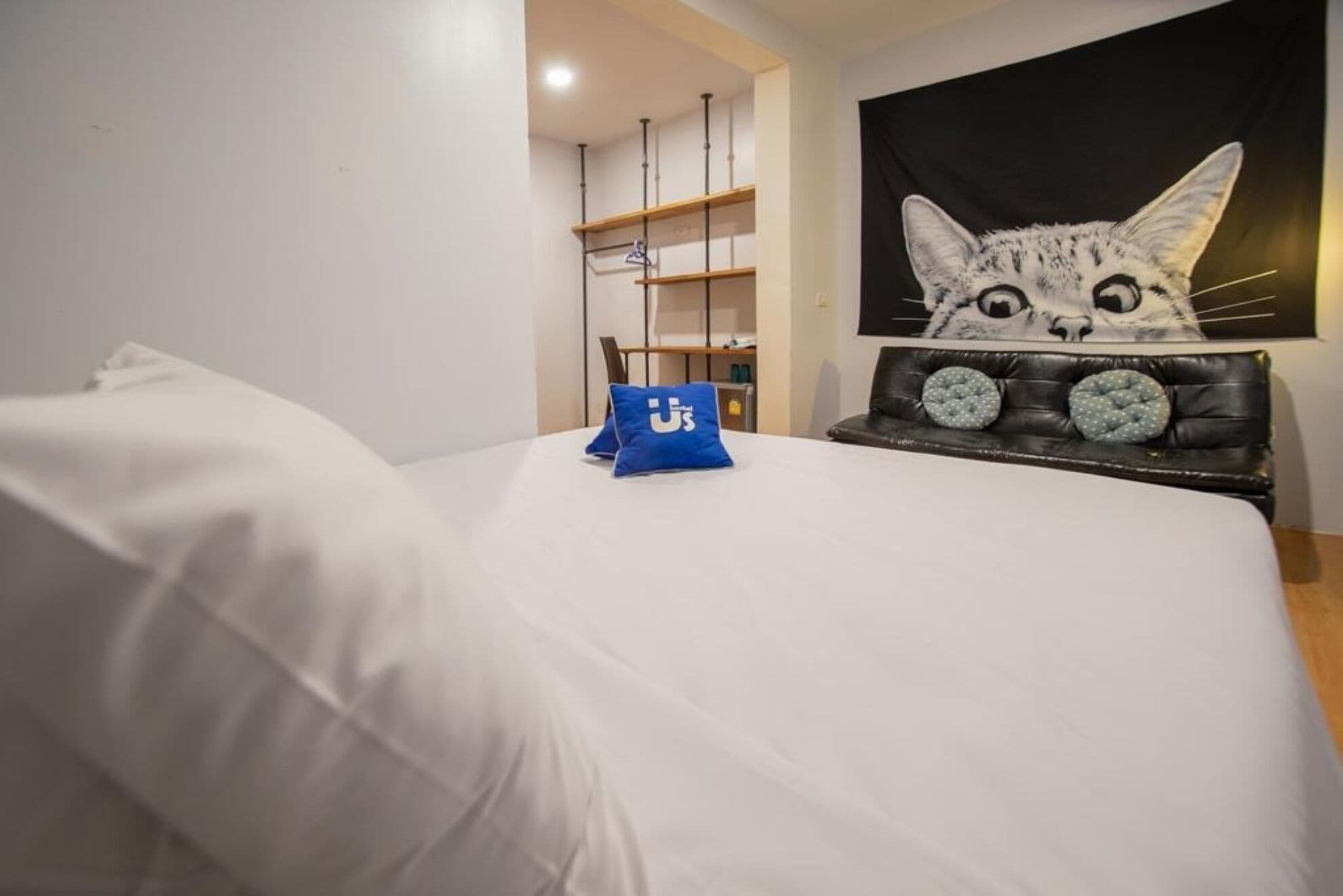 Rom – deluxe, 1 kingsize-seng, privat bad | Lydisolert og wi-fi (inkludert)