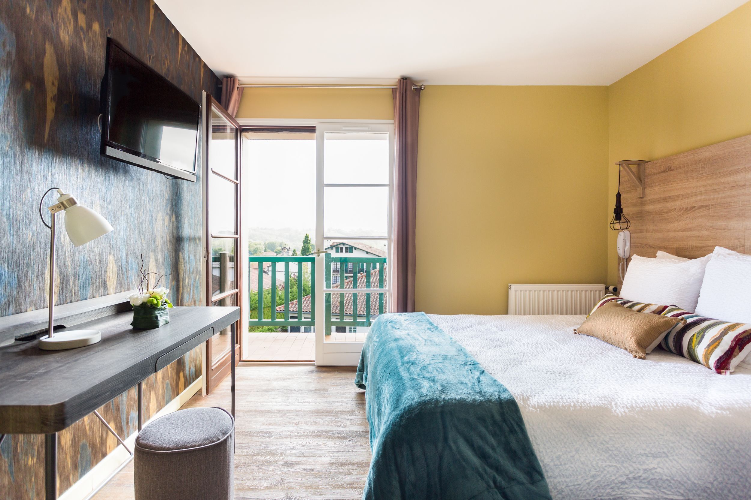 Soundproofing, iron/ironing board, free WiFi, bed sheets