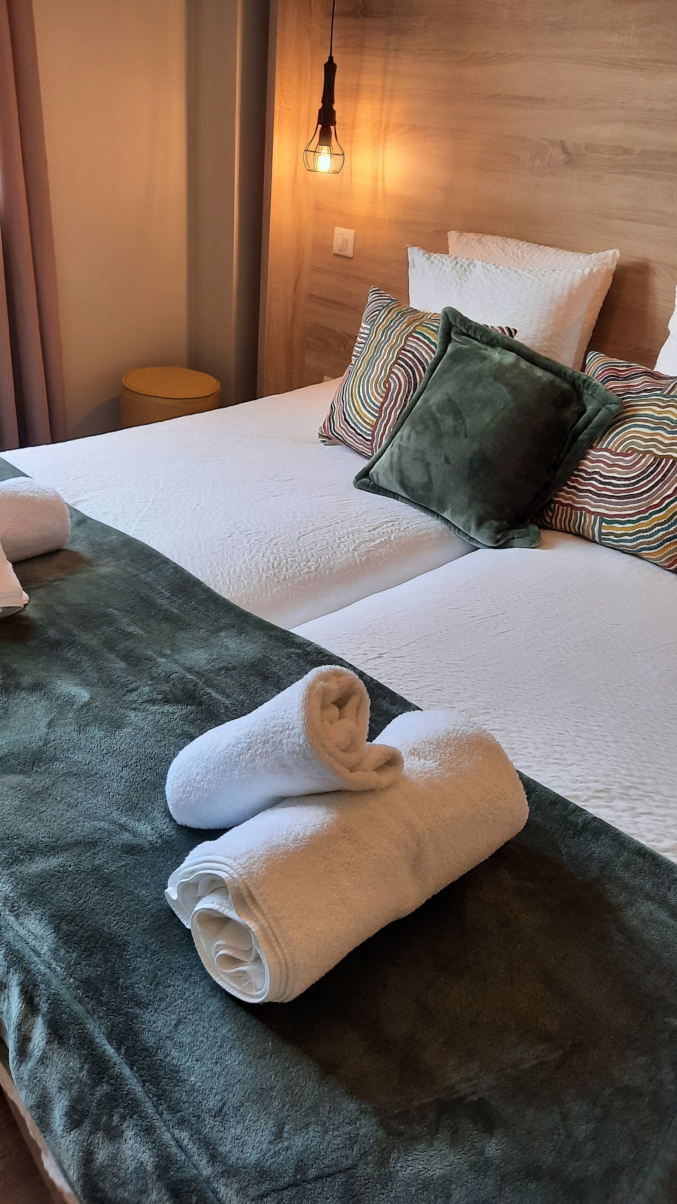 Iron/ironing board, free WiFi, bed sheets