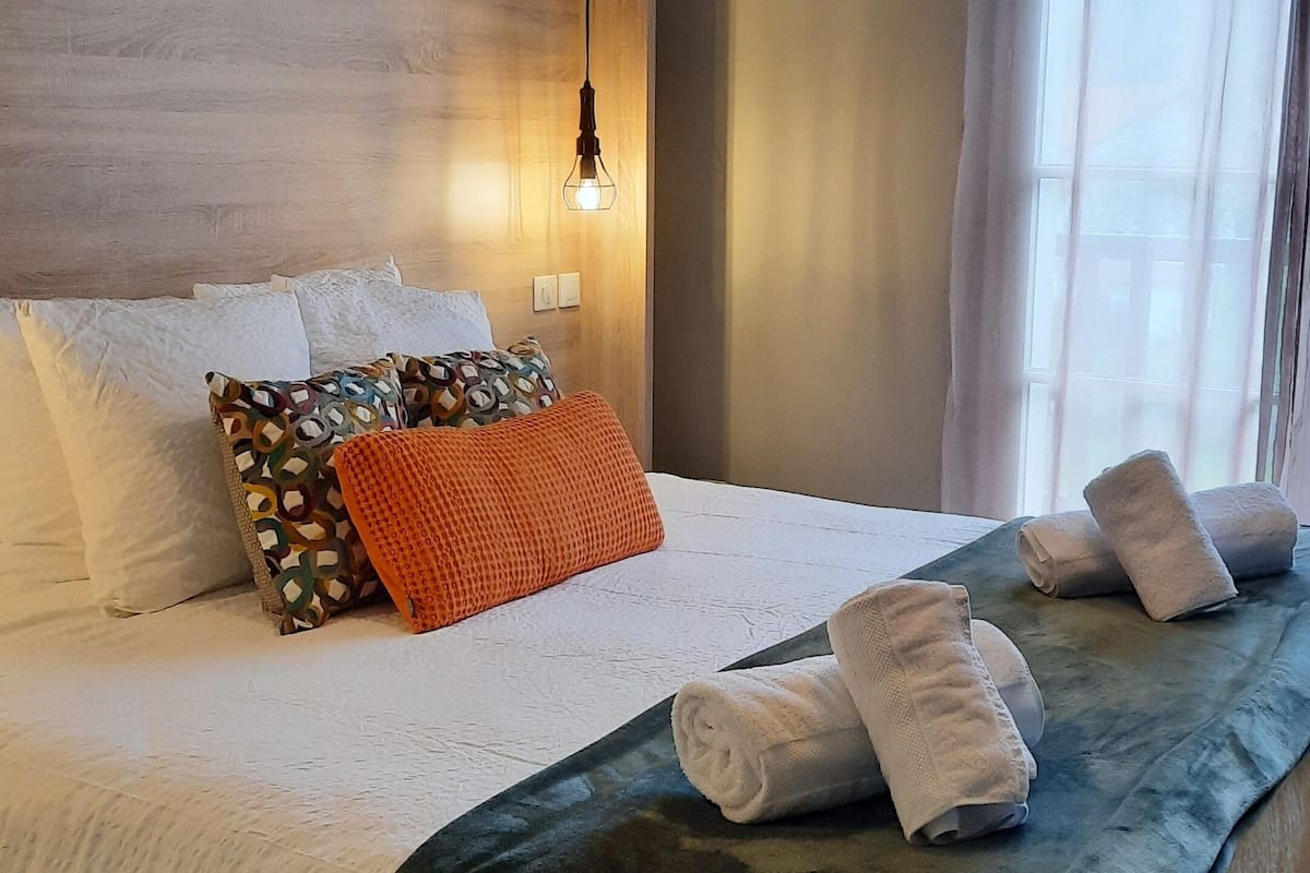 Comfort Double Room, 1 Double Bed | Iron/ironing board, free WiFi, bed sheets