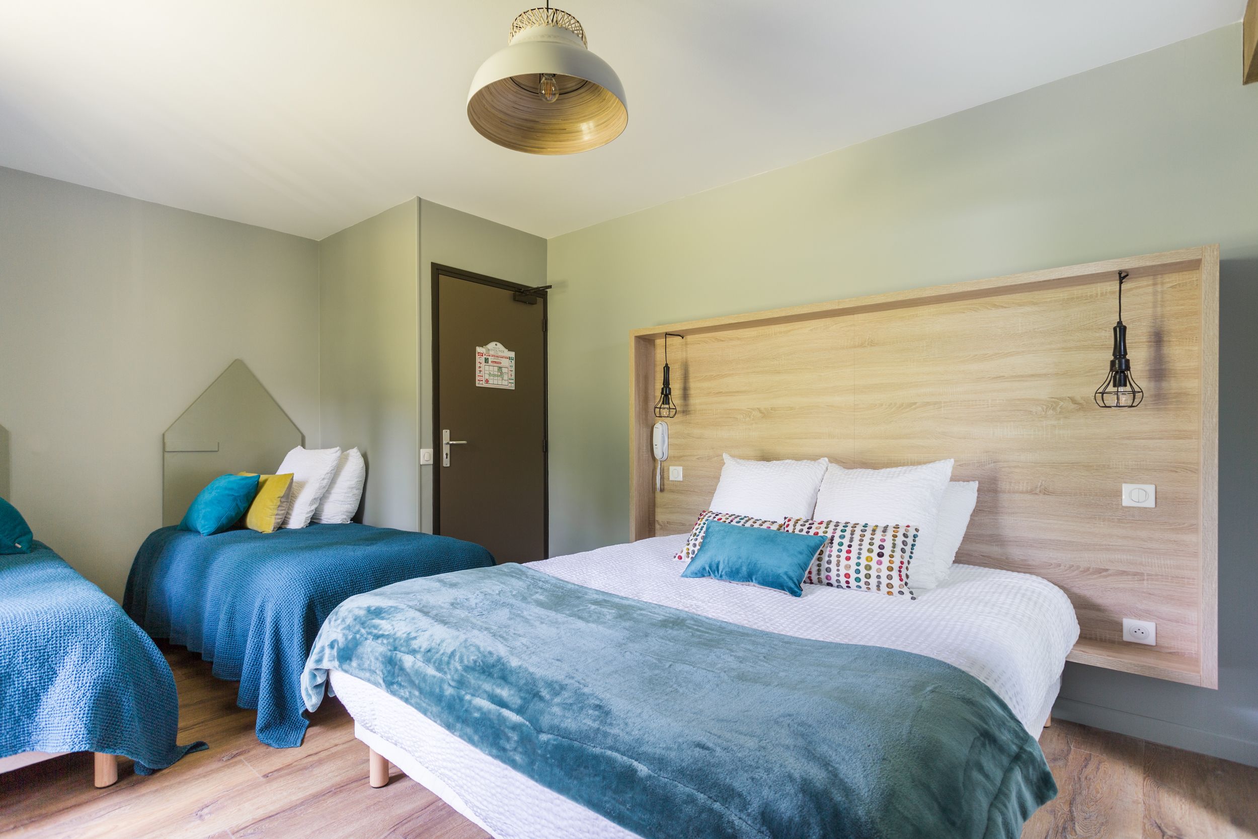 family room | iron/ironing board, free wifi, bed sheets