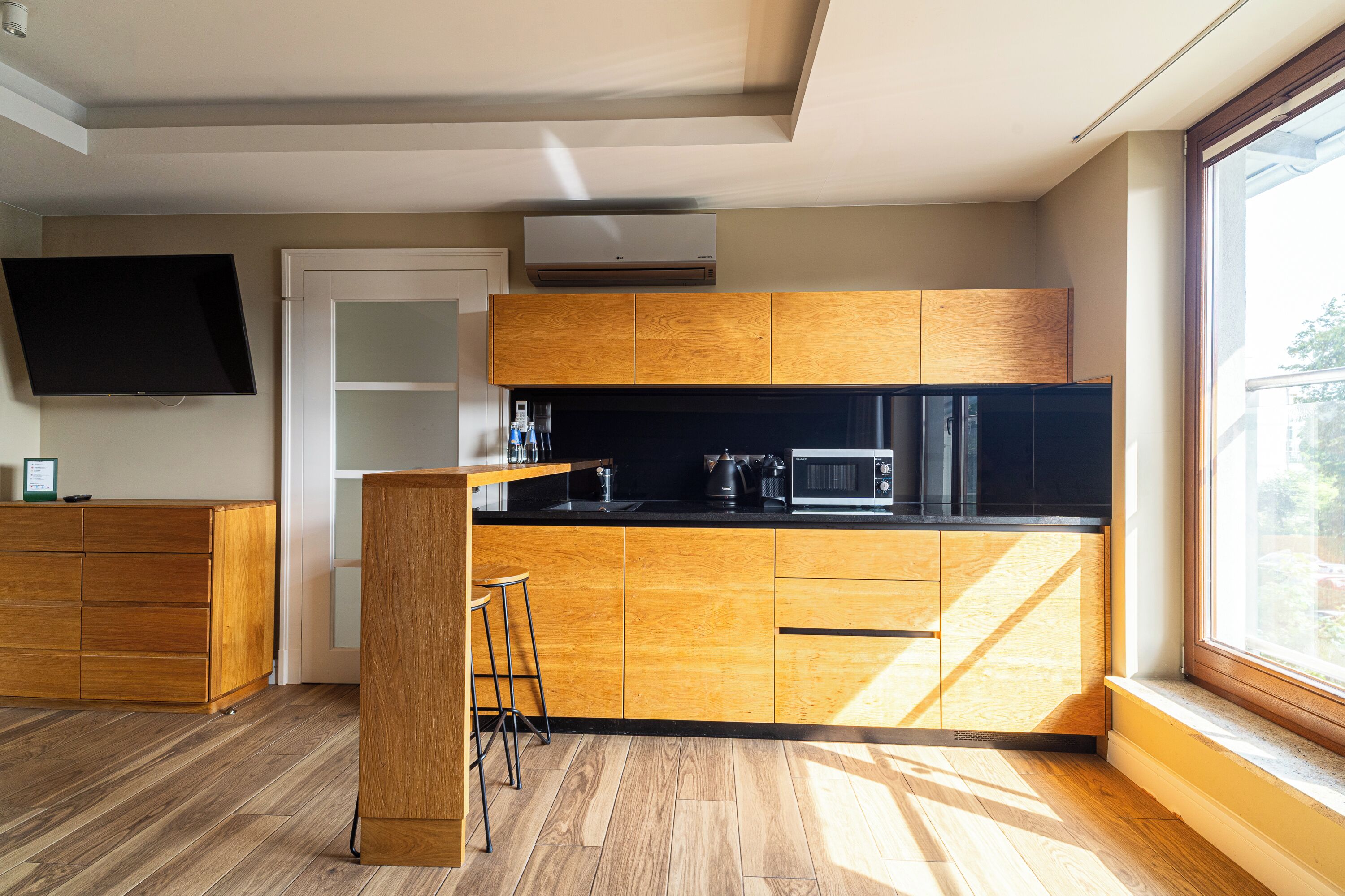 Superior Apartment | Private kitchenette | Fridge, stovetop, dishwasher, electric kettle