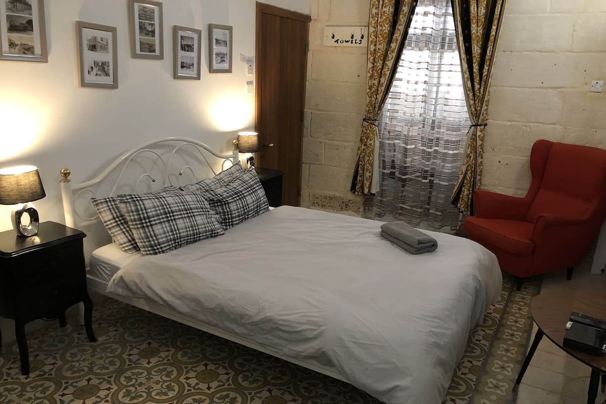 Minibar, blackout curtains, iron/ironing board, free WiFi
