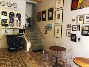 Dining - Lee's House Bed & Breakfast Sliema (Sliema)