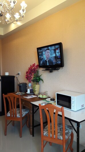 Rollaway beds, free WiFi - The Sale Hub (Nakhon Sawan)