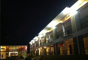 Exterior - The Sale Hub (Nakhon Sawan)