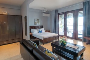 Living area - Reef Beach Resort (General Luna)
