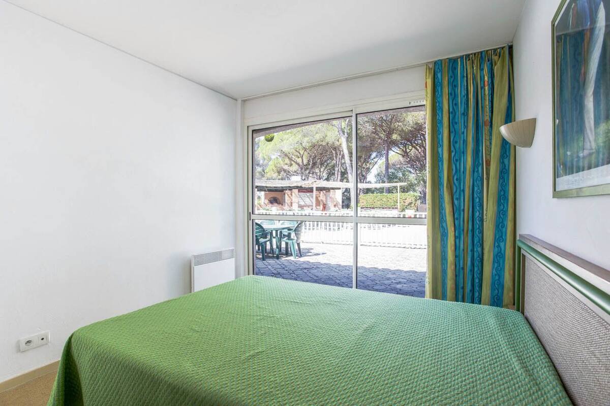 Select Apartment 2 Bedrooms 6 Guests