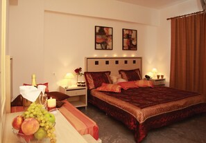 Triple Room | In-room safe, soundproofing, free WiFi - Nancy Hotel (Hersonissos)