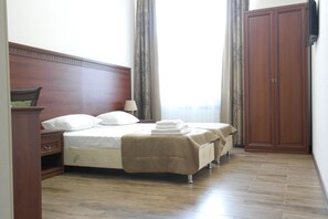 Työpöytä, lisävuoteet, ilmainen Wi-Fi