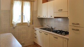 Unclassified image, 5 of 12, button - Mery Sabbiadoro (Lignano Sabbiadoro)