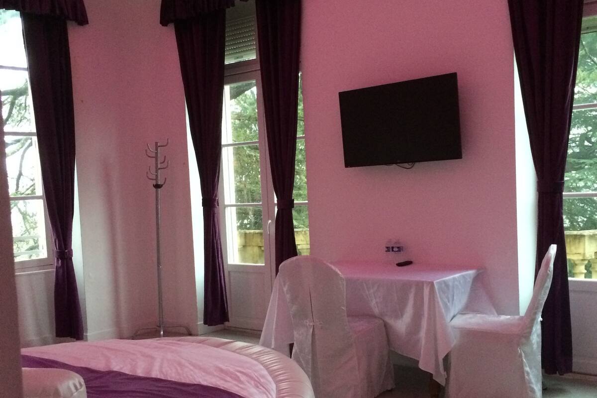 Premium bedding, desk, free WiFi, bed sheets