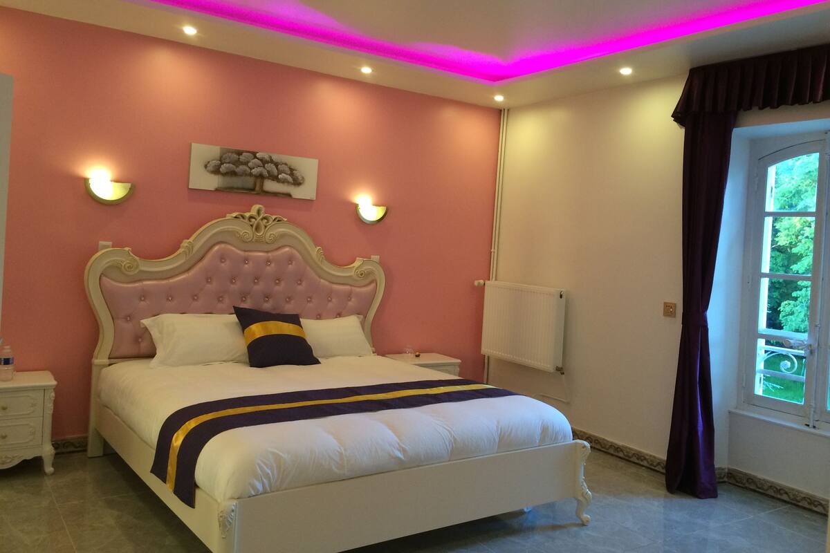 Premium bedding, desk, free WiFi, bed sheets