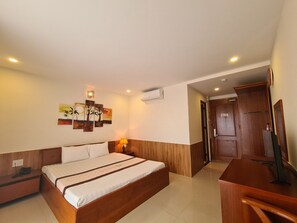 Premium bedding, free minibar items, in-room safe, desk - HaiDuong Intourco Resort (Vung Tau)