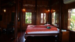 Traditional Villa, 4 Bedrooms - Villa Baan Tukae by Holiplanet (Rawai)
