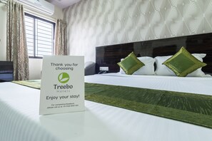 Standard Room | In-room safe, desk, iron/ironing board, free WiFi