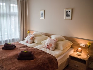 Premium bedding, iron/ironing board, free WiFi - Royal Route 29 Comfort Rooms (Kraków)