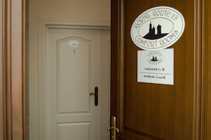 Interior entrance - Royal Route 29 Comfort Rooms (Kraków)