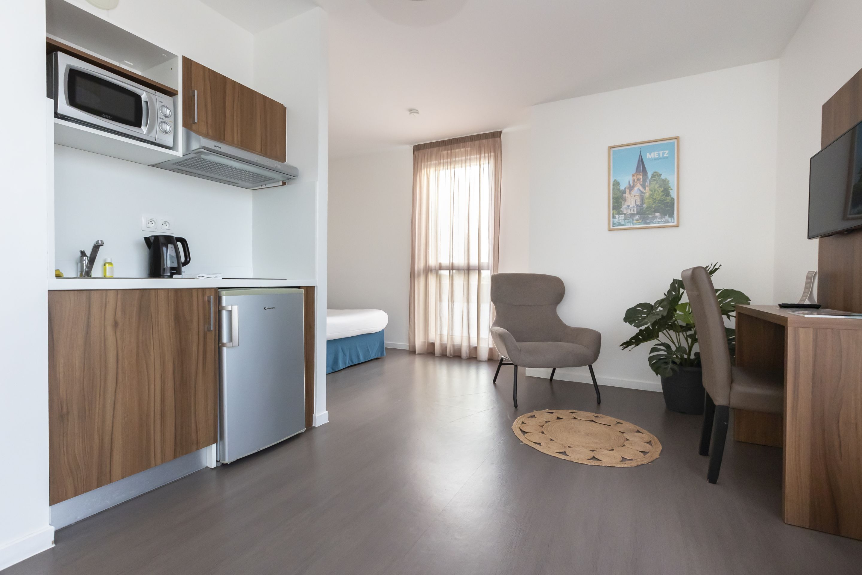 Bureau, espace de travail pour ordinateur portable