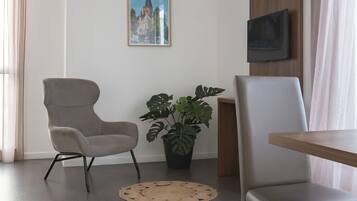 Bureau, espace de travail pour ordinateur portable