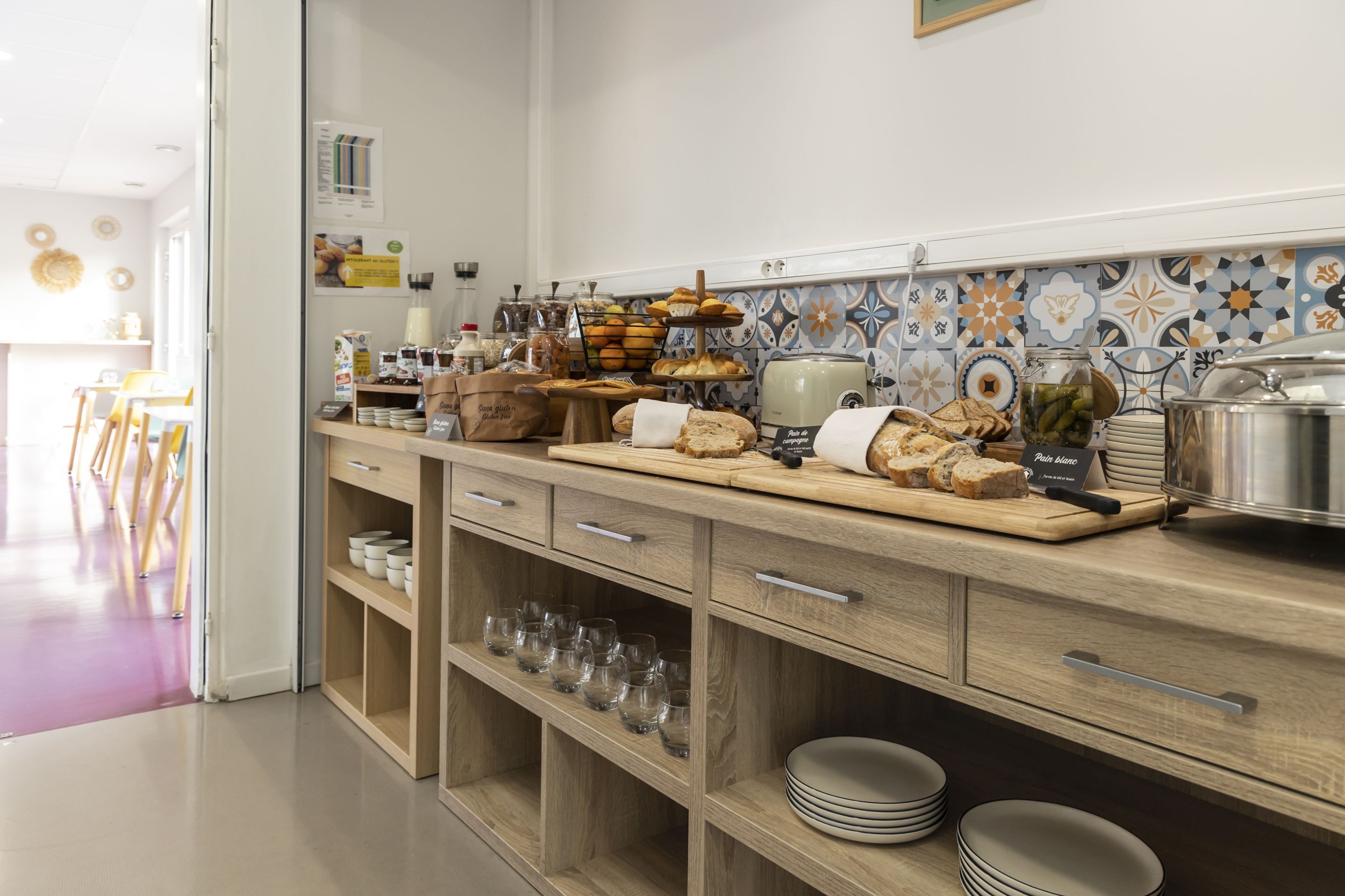 Colazione a buffet a pagamento, servita tutte le mattine 