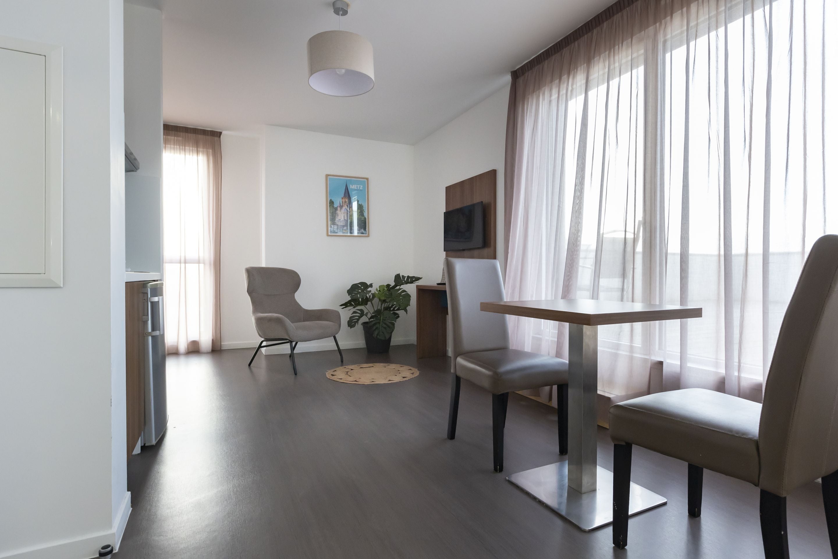 Bureau, espace de travail pour ordinateur portable