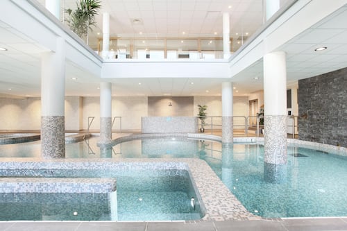 Sauna, steam room