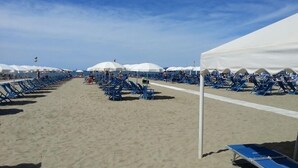 Unclassified image, 3 of 51, button - Hotel Chic (Viareggio)