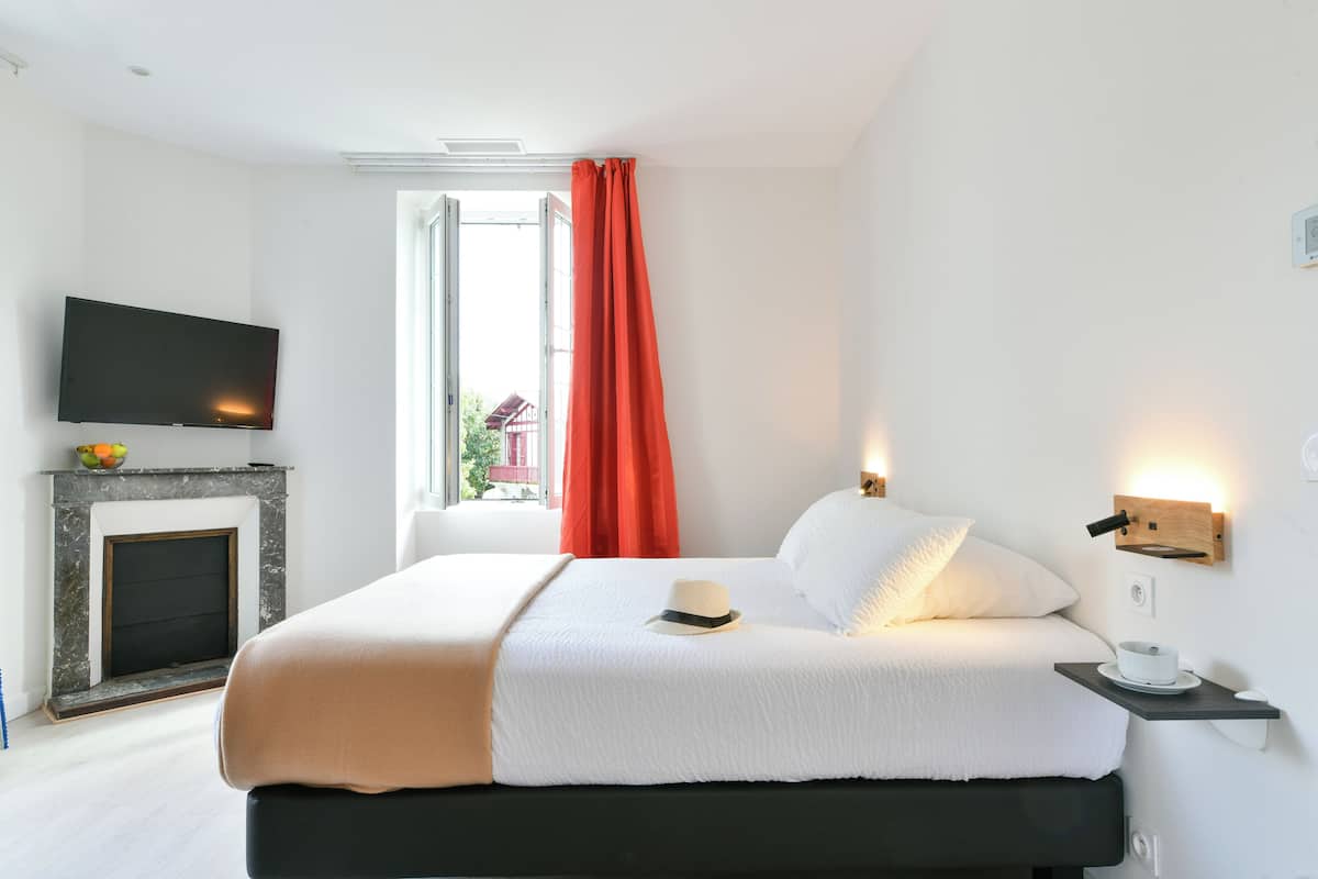 Chambre Double Deluxe avec Terrasse | 1 chambre, literie de qualité supérieure