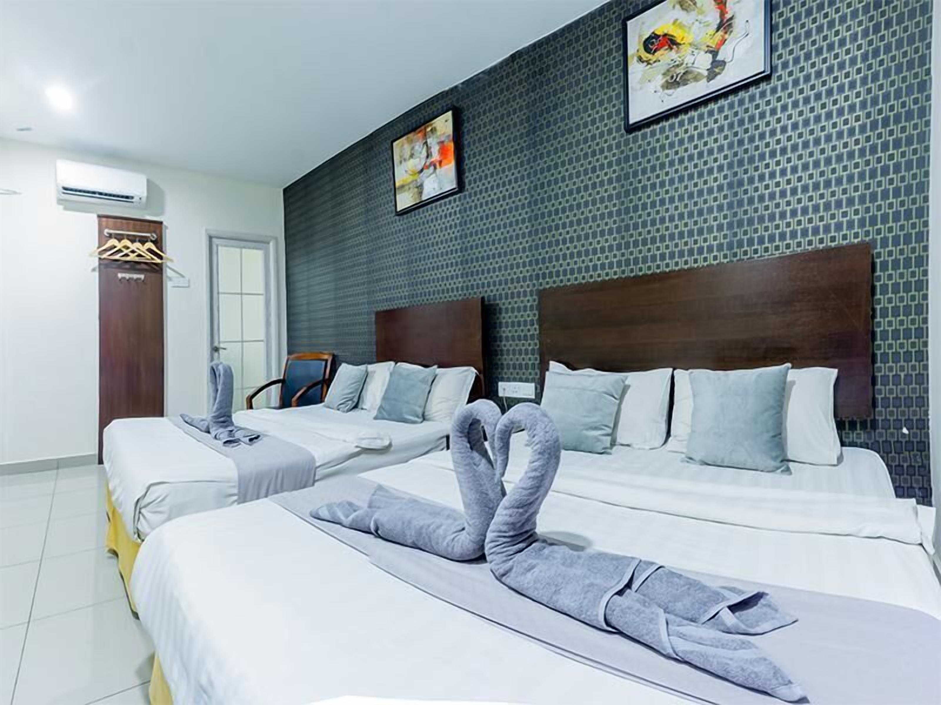 Schreibtisch, schallisolierte Zimmer, Bügeleisen/Bügelbrett