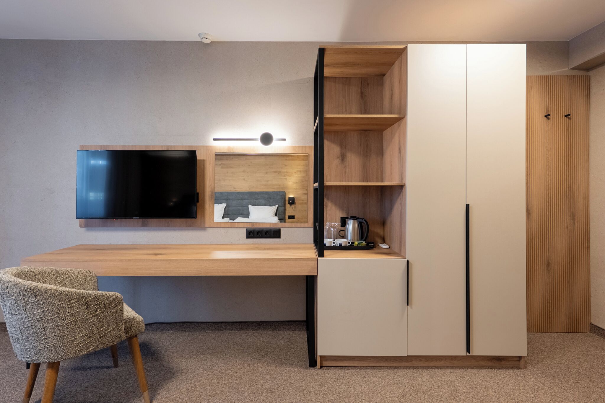 1 bedroom, minibar, desk, laptop workspace