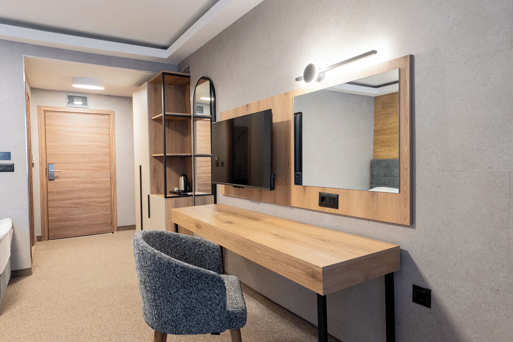 豪華三人房, 城市景觀 | 迷你吧、書桌、筆電工作空間、隔音