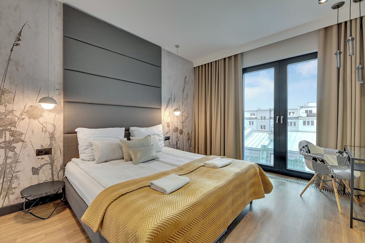 deluxe apartment | individually decorated, individually furnished, soundproofing