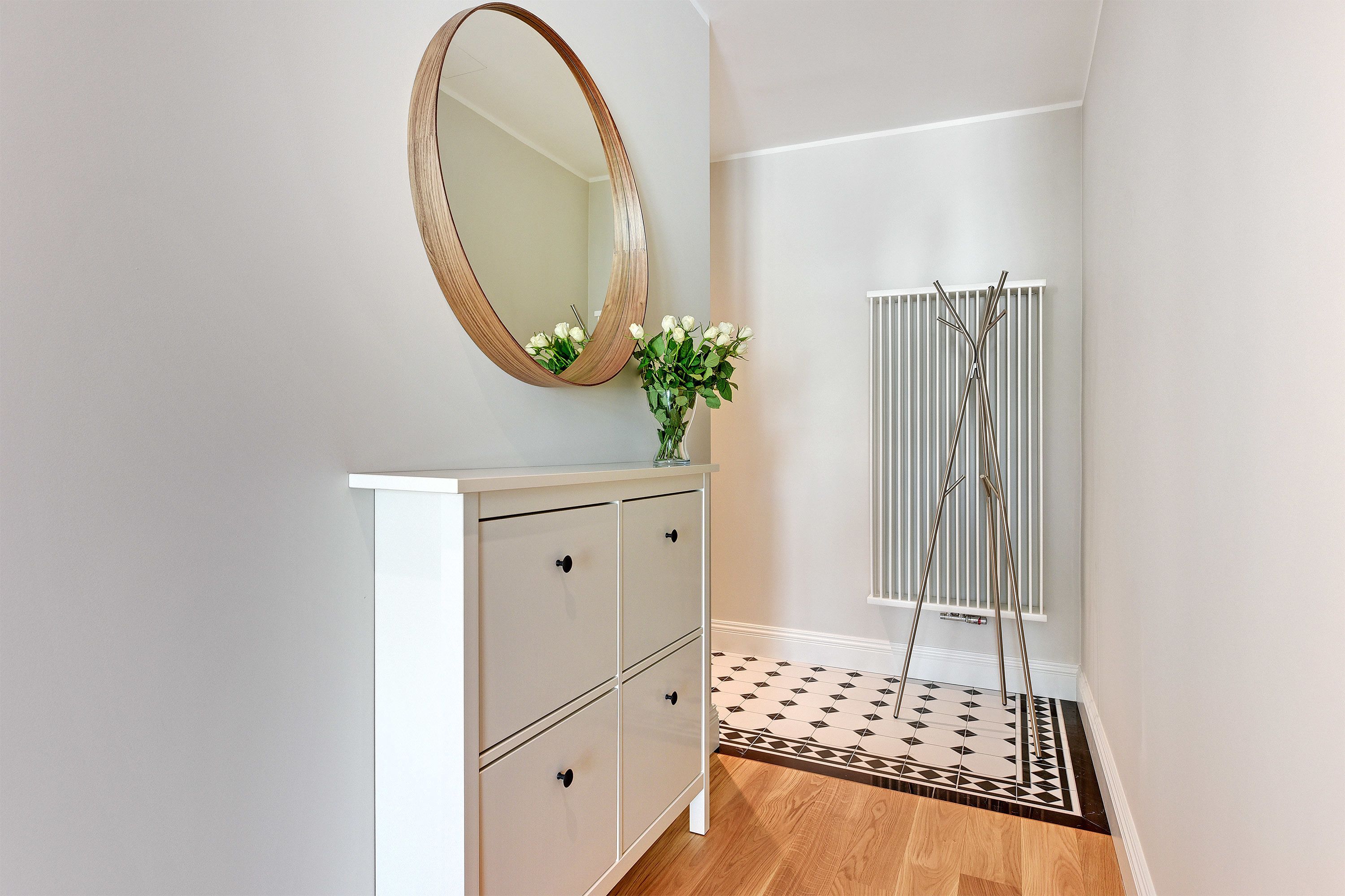 classic studio suite | living area | 42-inch flat-screen tv with cable channels, tv