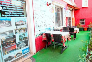 Cafe - Yakut Hotel (Istanbul)