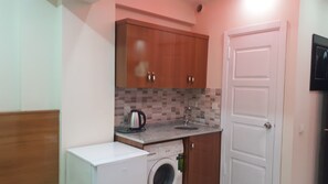 Premium bedding, minibar, desk, laptop workspace - Yakut Hotel (Istanbul)