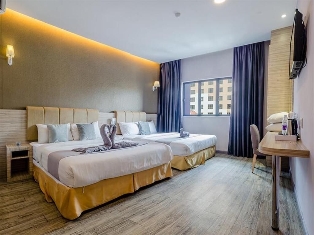 Safe på rommet, skrivebord, lydisolert og strykejern/-brett