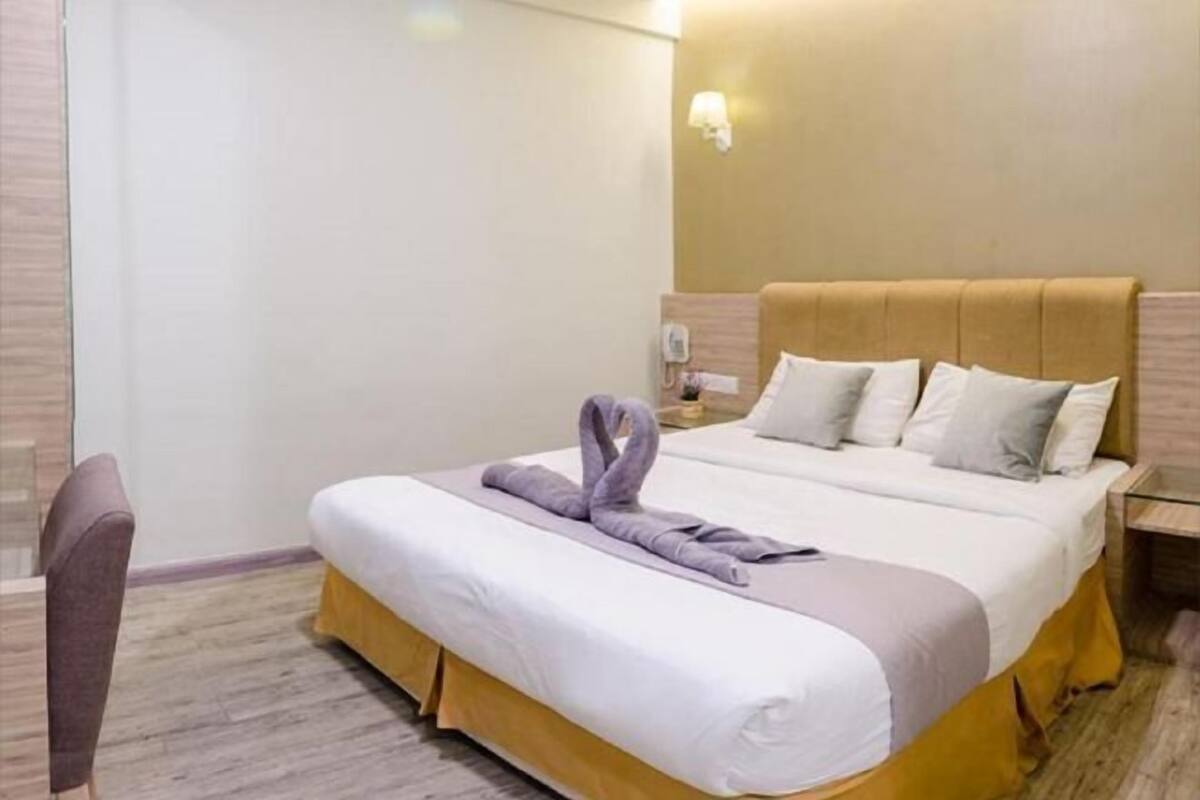 1 bedroom, in-room safe, desk, soundproofing