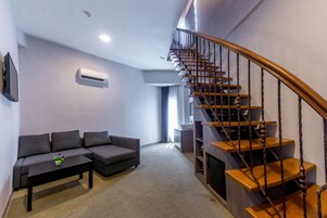 Stüdyo | Oturma alanı | Uydu yayını kanalları bulunan 30 inç LED televizyon, televizyon 