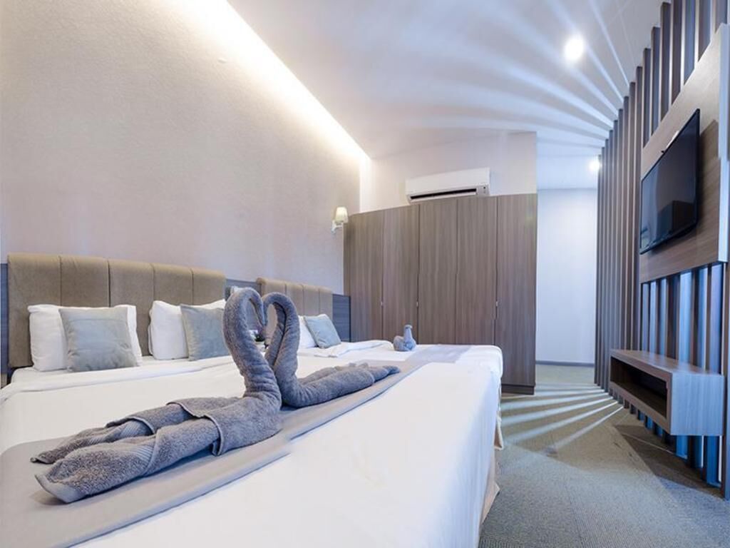 Safe på rommet, skrivebord, lydisolert og strykejern/-brett