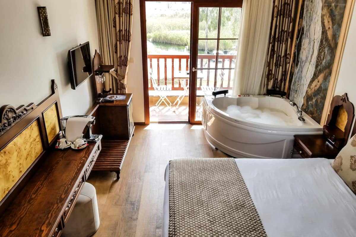 superior double room | premium bedding, minibar, in-room safe, desk