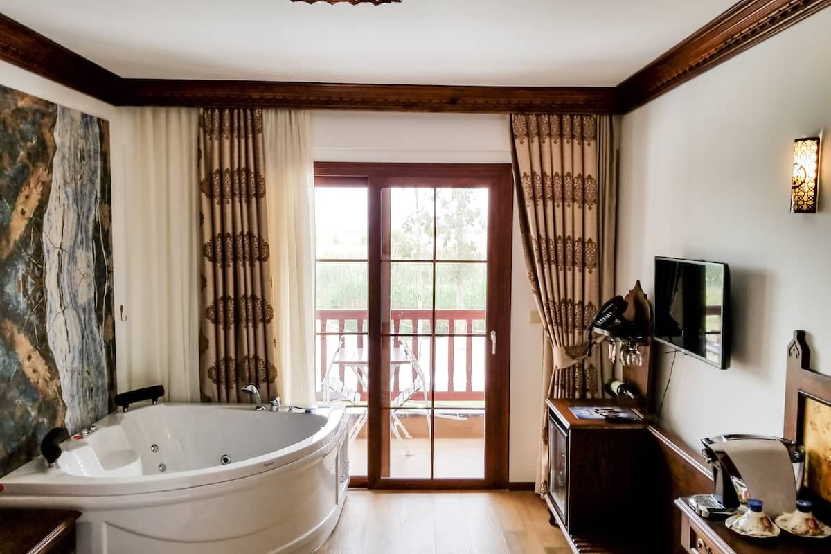 superior double room | premium bedding, minibar, in-room safe, desk