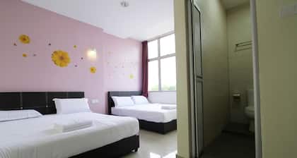 Max Inn Suite Hotel