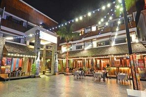 Spécialités Cuisine locale et internationale