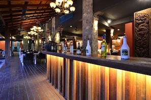 Café da manhã, almoço e jantar