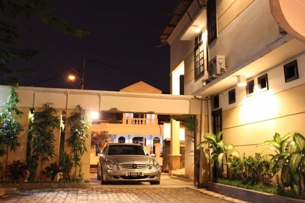 Lagura Residence