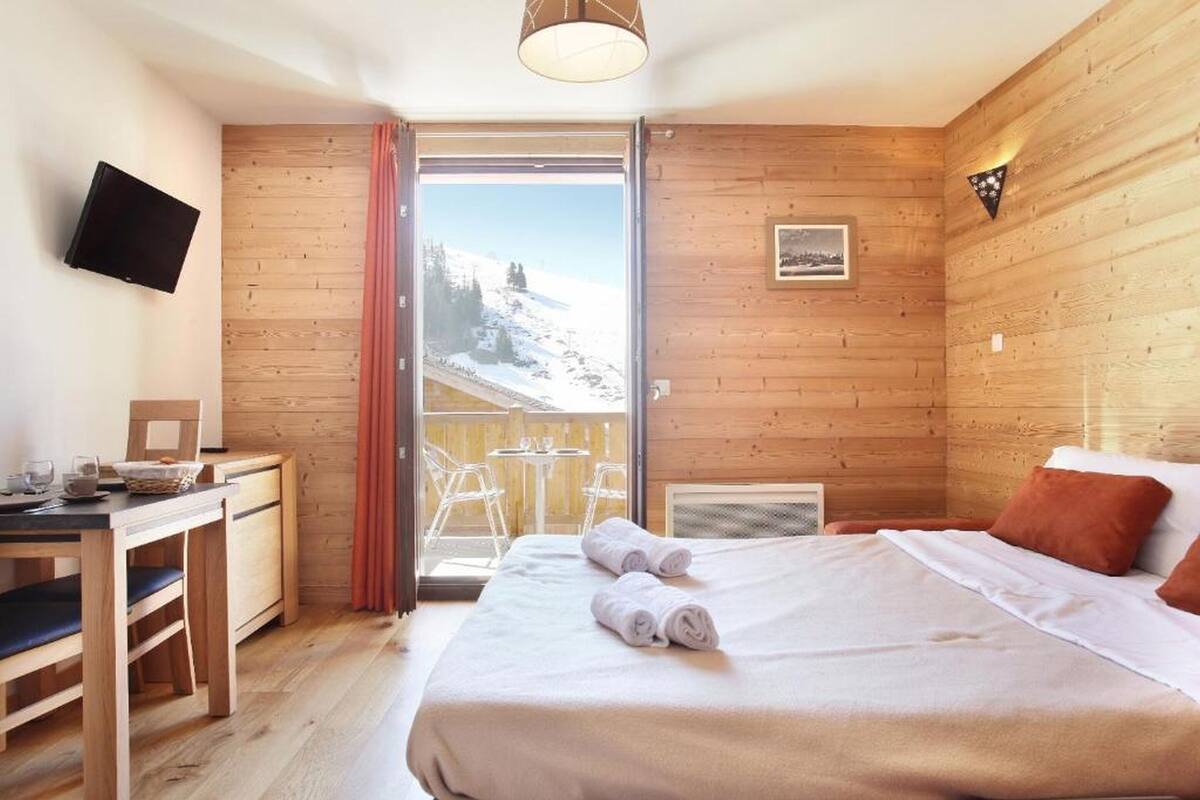 Geluiddichte muren, gratis babybedden, gratis wifi, beddengoed