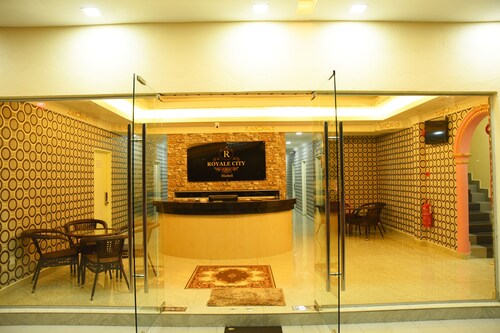 Royale City Hotel