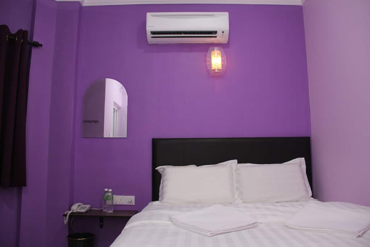 Standard Queen | Seterika/papan seterika, Wi-fi percuma